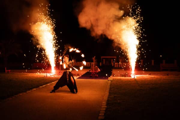 spectacle de feu jardin d'asène